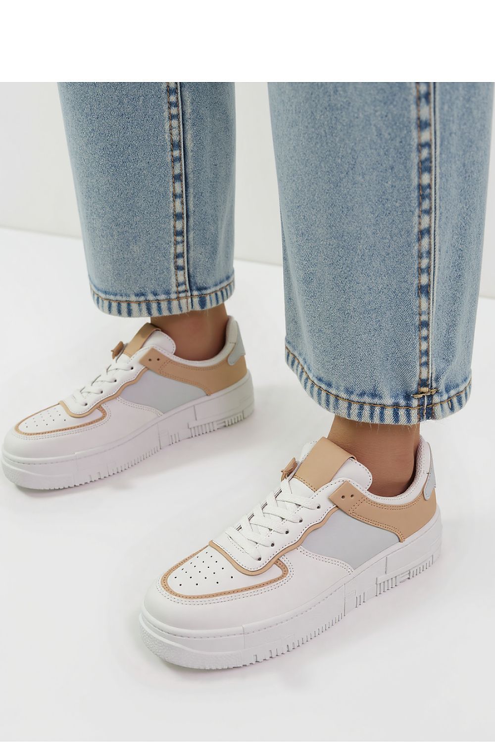 Sport Shoes model 210181 Inello