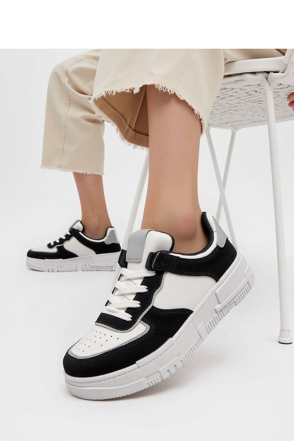 Sport Shoes model 210184 Inello