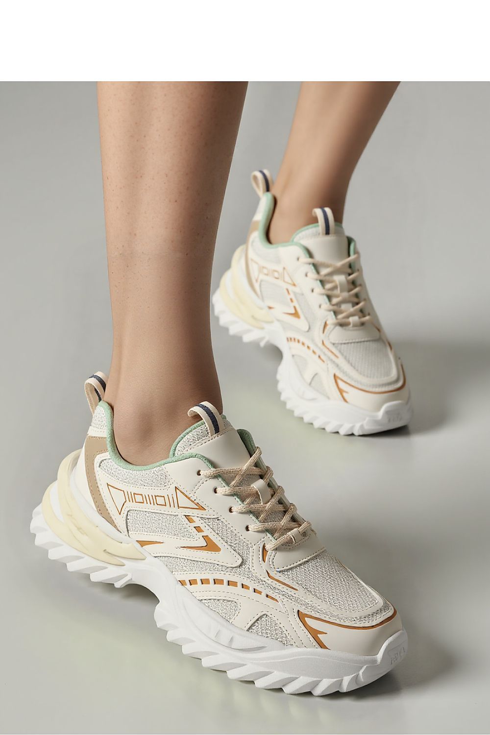 Sport Shoes model 210197 Inello