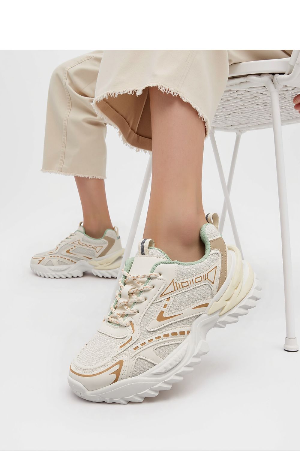 Sport Shoes model 210197 Inello