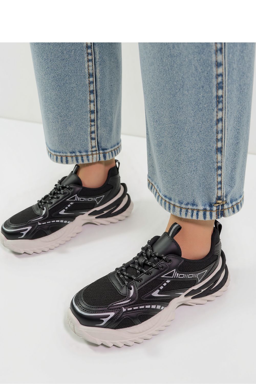 Sport Shoes model 210198 Inello