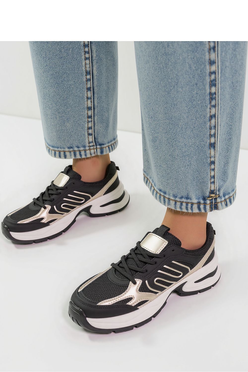 Sport Shoes model 210210 Inello