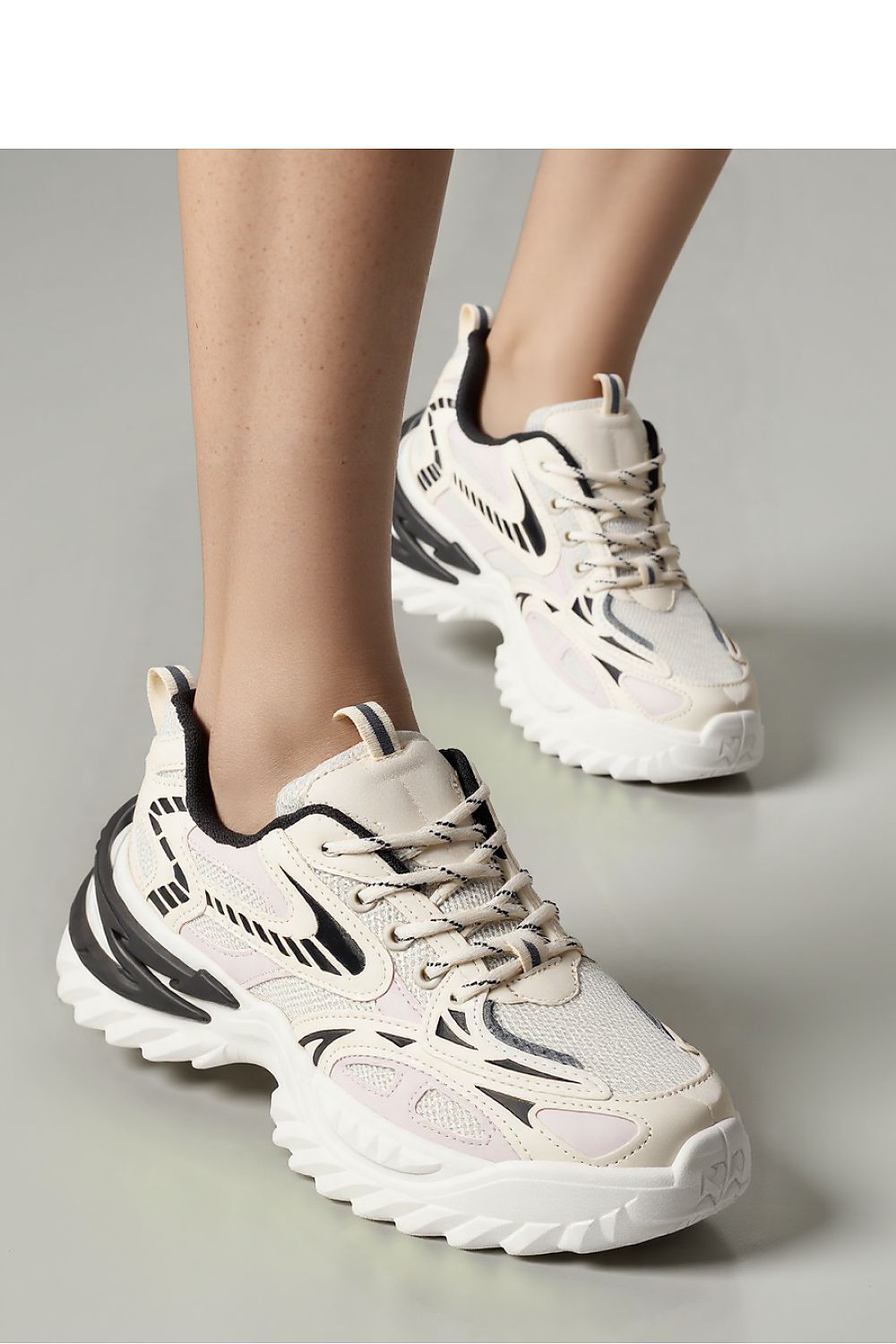 Sport Shoes model 210216 Inello