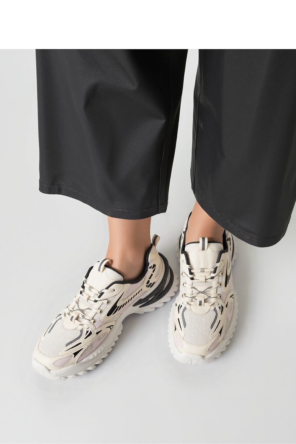 Sport Shoes model 210216 Inello