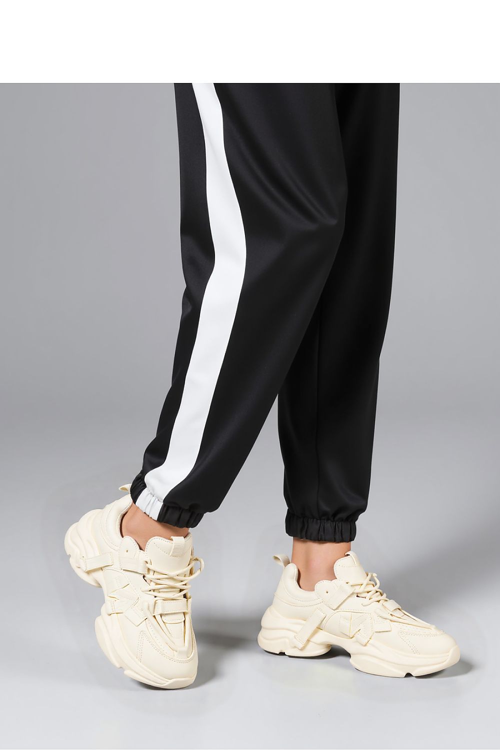 Sport Shoes model 210226 Inello