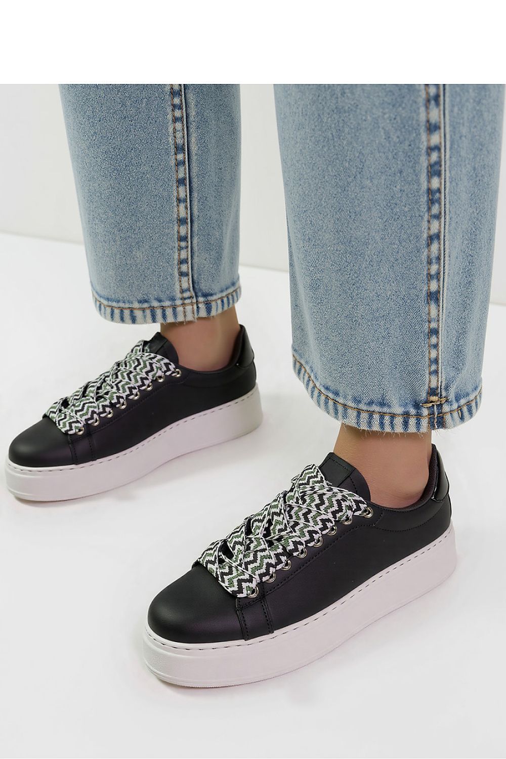 Sport Shoes model 210227 Inello