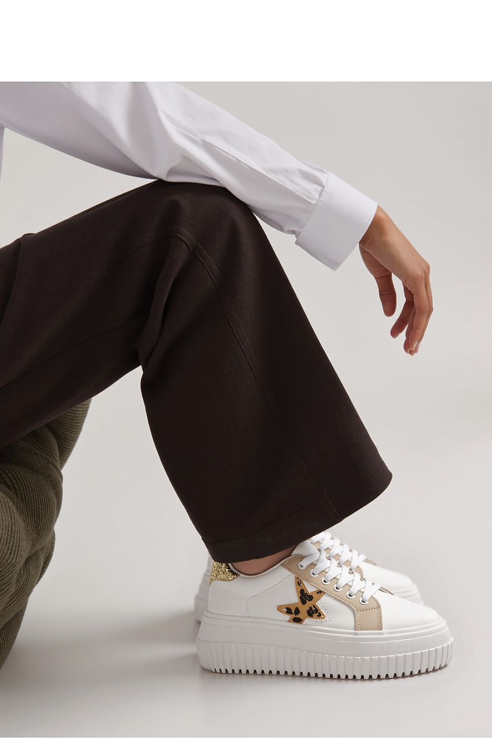 Sport Shoes model 210230 Inello