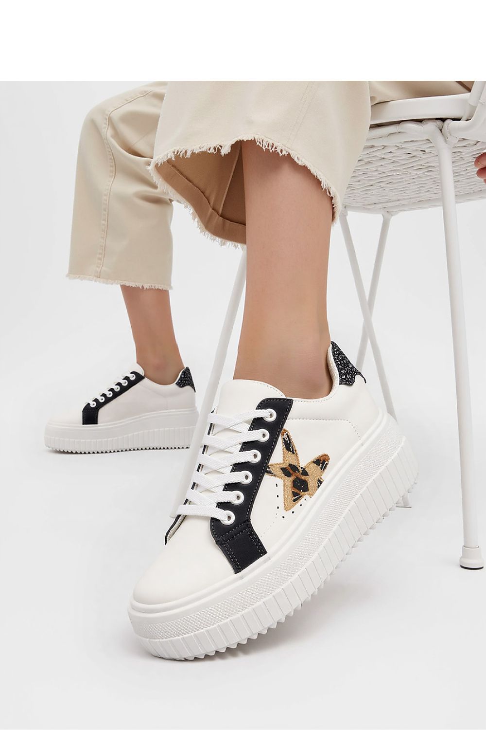 Sport Shoes model 210231 Inello