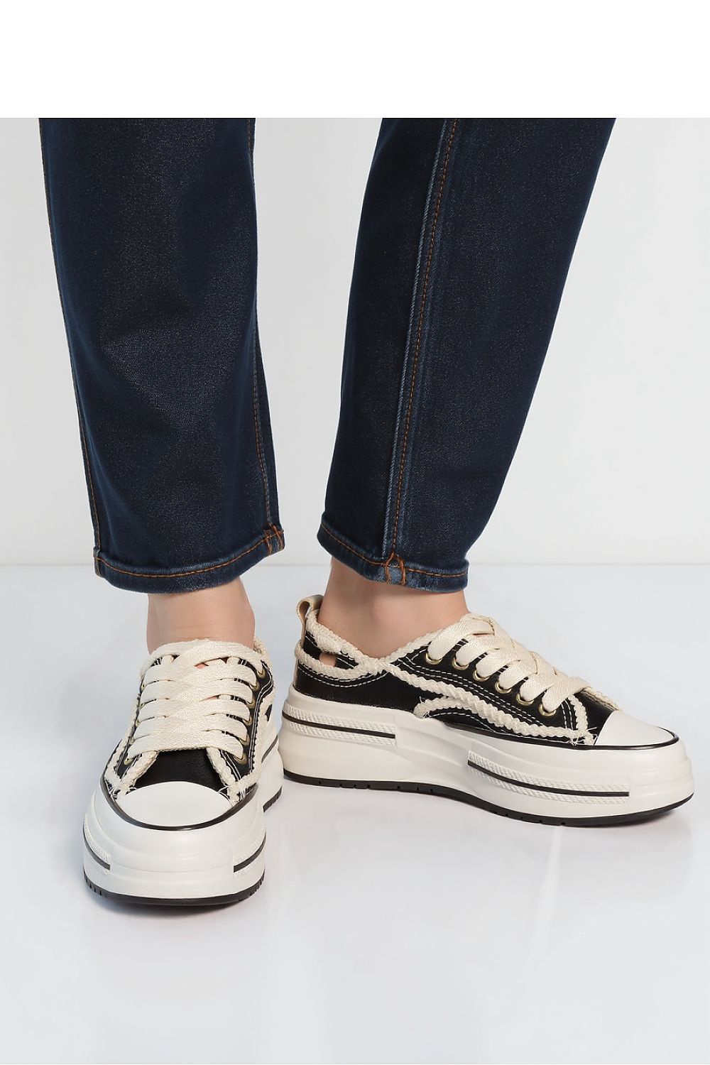 Sport Shoes model 210238 Inello