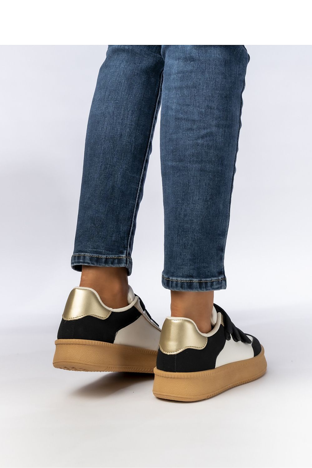 Sneakers model 210609 Inello