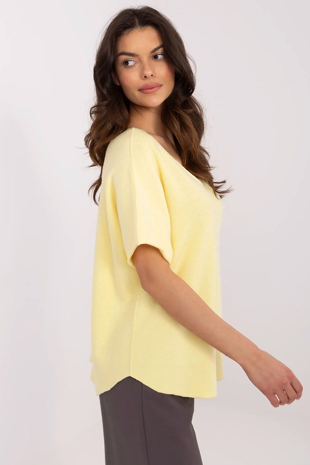 Short sleeve sweater model 211455 Italy Moda