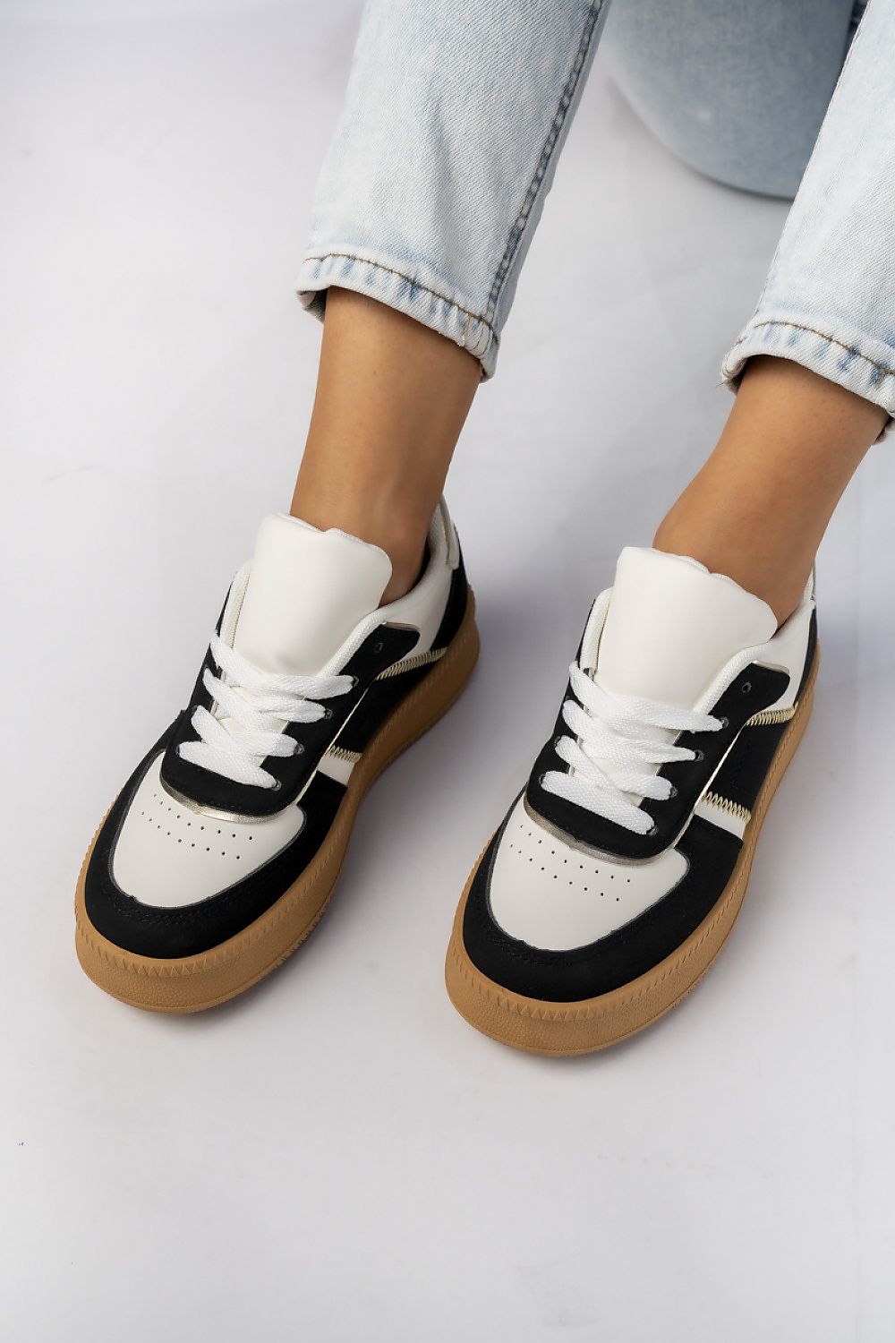  Sneakers model 210573 Inello 